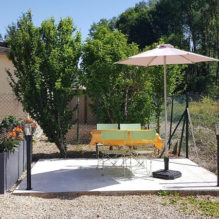 Agreable Petite Maison Proche Joigny Chamvres Kültér fotó