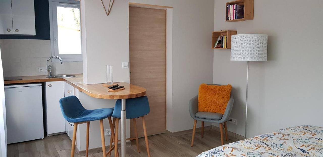 Agreable Petite Maison Proche Joigny Chamvres Kültér fotó