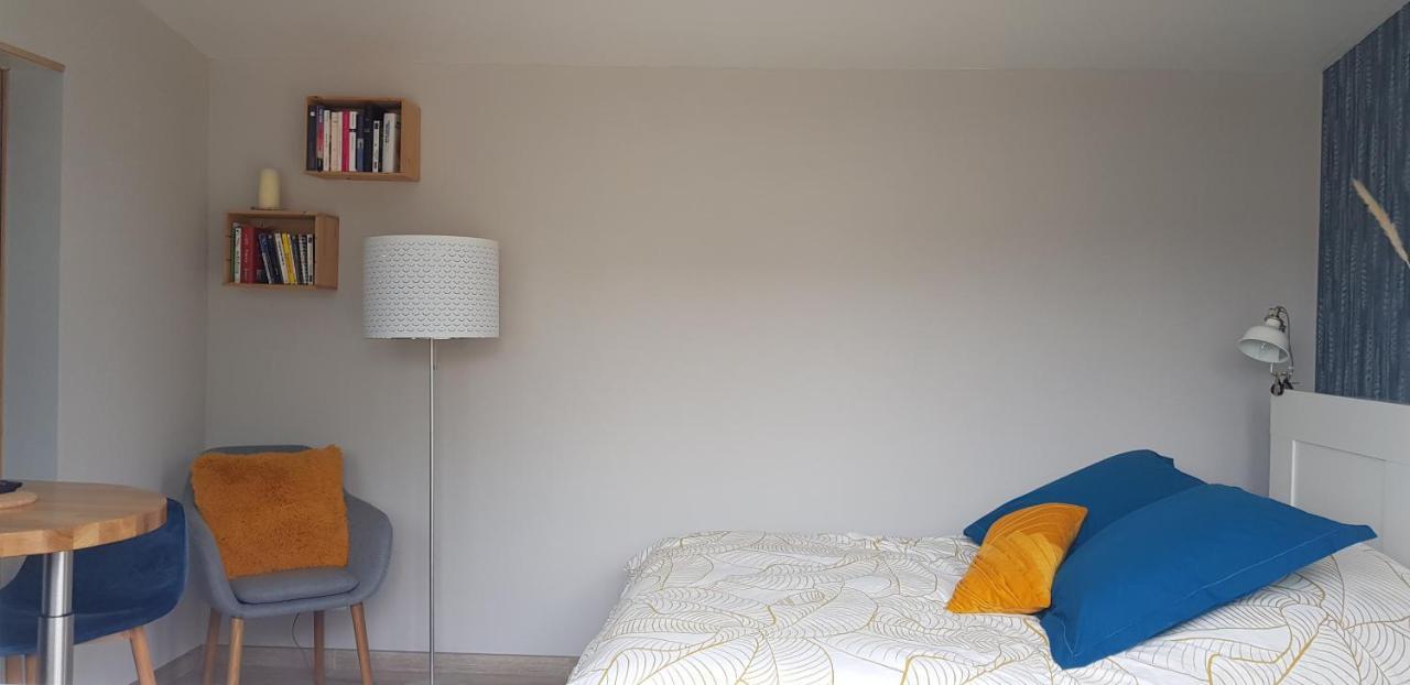 Agreable Petite Maison Proche Joigny Chamvres Kültér fotó